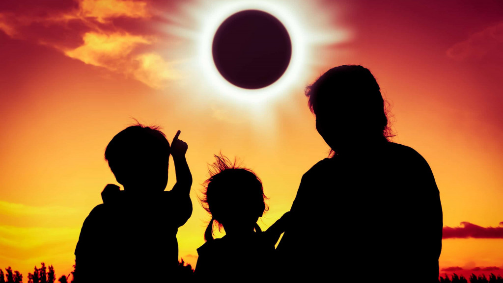 Após eclipse solar, dezenas procuram hospitais com dores nos olhos