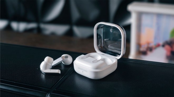 Galaxy Buds On: fone estilo "brinco" da Samsung passa na Anatel e já pode chegar ao Brasil