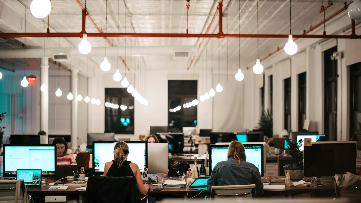 IA pode trazer mais trabalho para quem domina a tecnologia, aponta pesquisa
