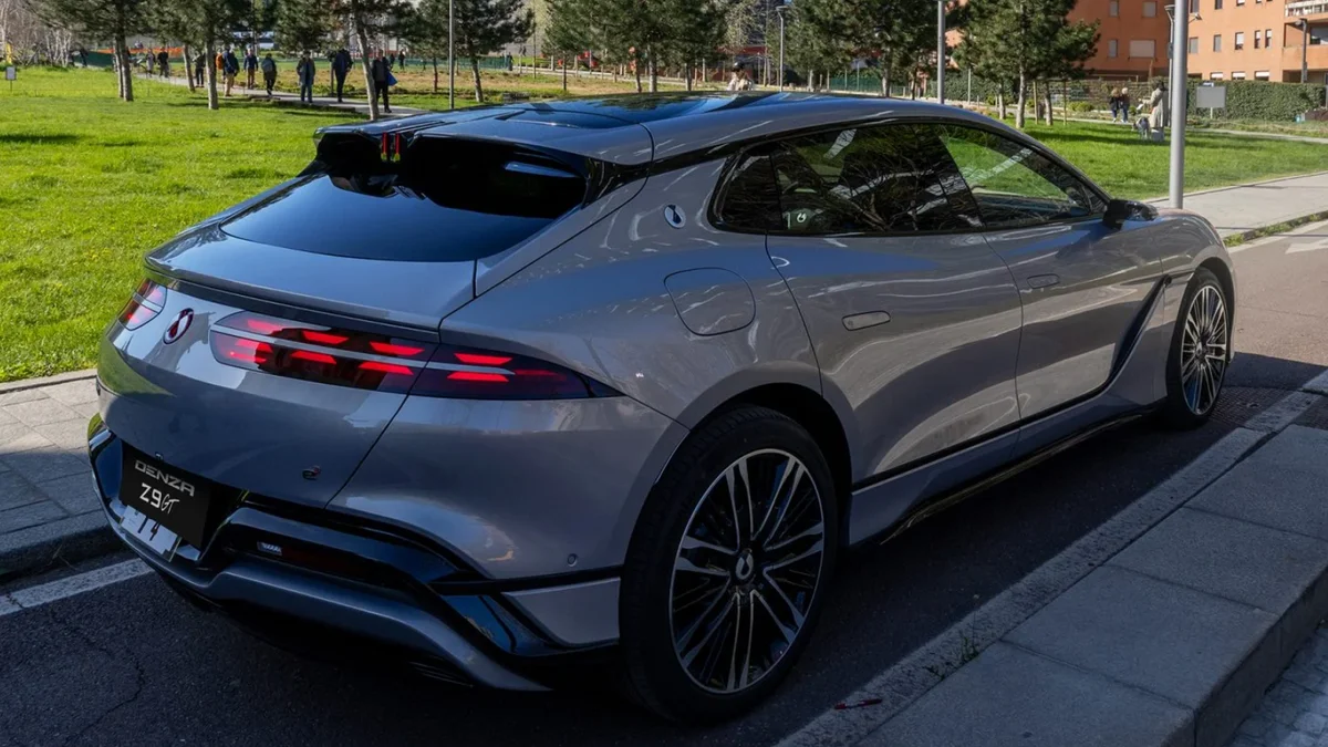 "Powerbank gigante" da BYD? Nova tecnologia recarrega carros em tempo recorde