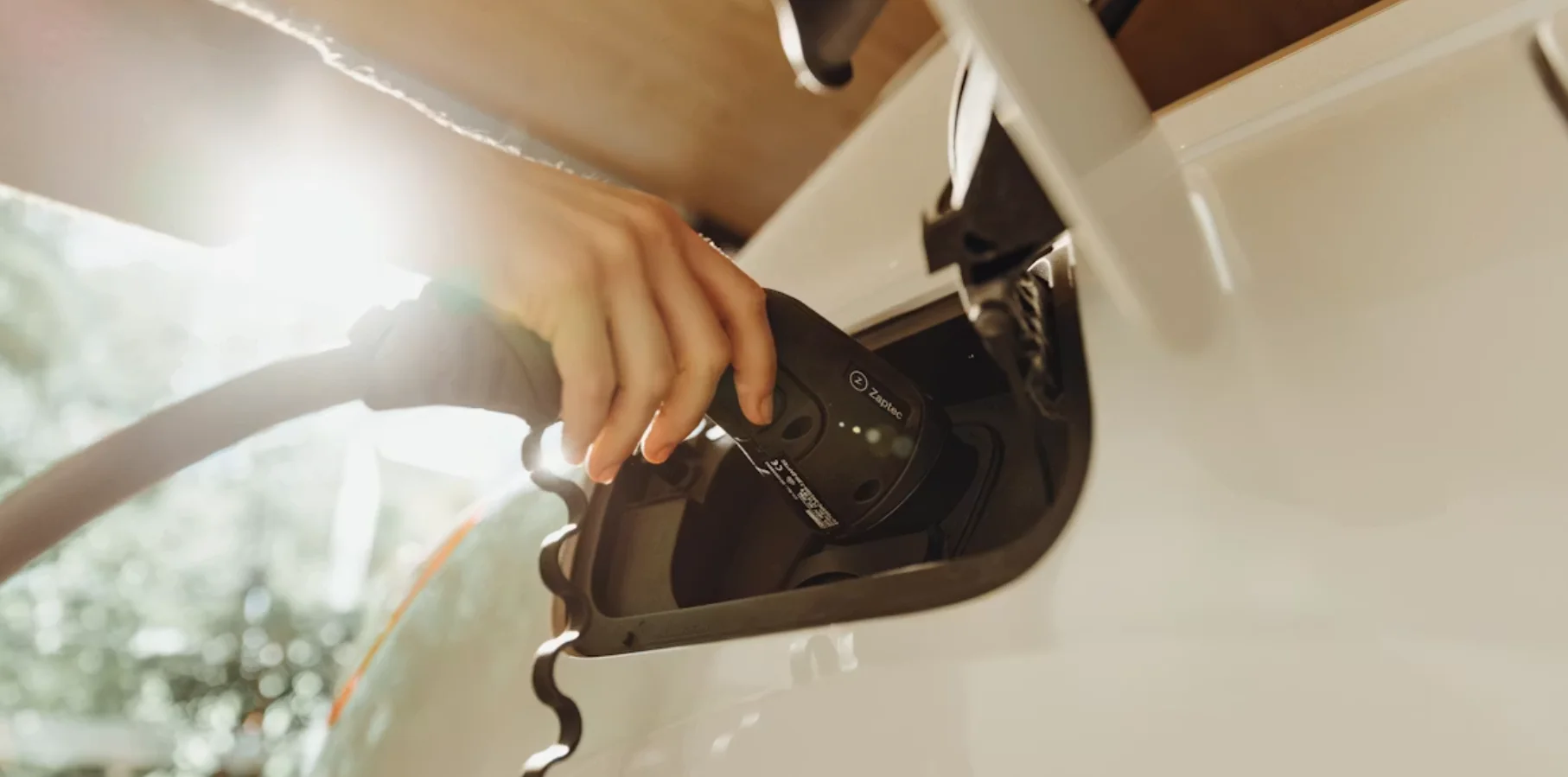 Projeto de lei quer trazer indenizações pesadas para vítimas de acidentes com carros elétricos