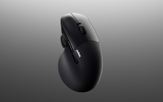 Pulsar revela mouse gamer ergonômico X5 com apenas 62g e botão extra para o polegar