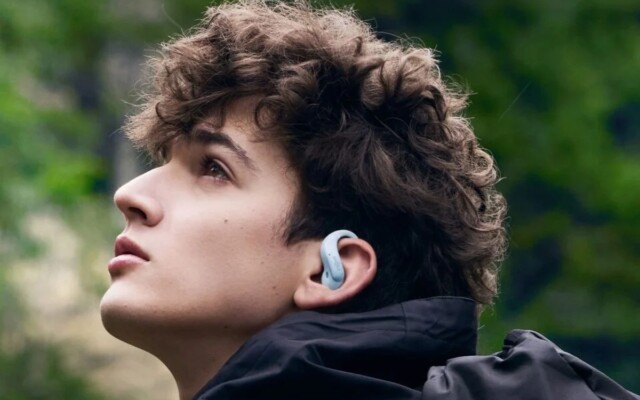 Shokz lança earbuds que deixam você ouvir música sem bloquear os sons do ambiente